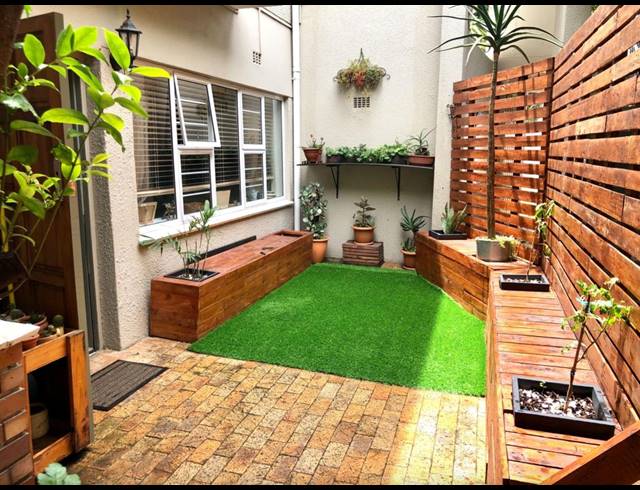 2 BEDROOM APARTMENT FOR SALE IN ORANJEZICHT